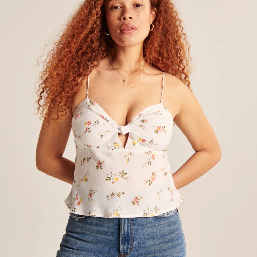 SOLD!!!! NWT Abercrombie & Fitch Knot-Front Cami - White Floral, Medium